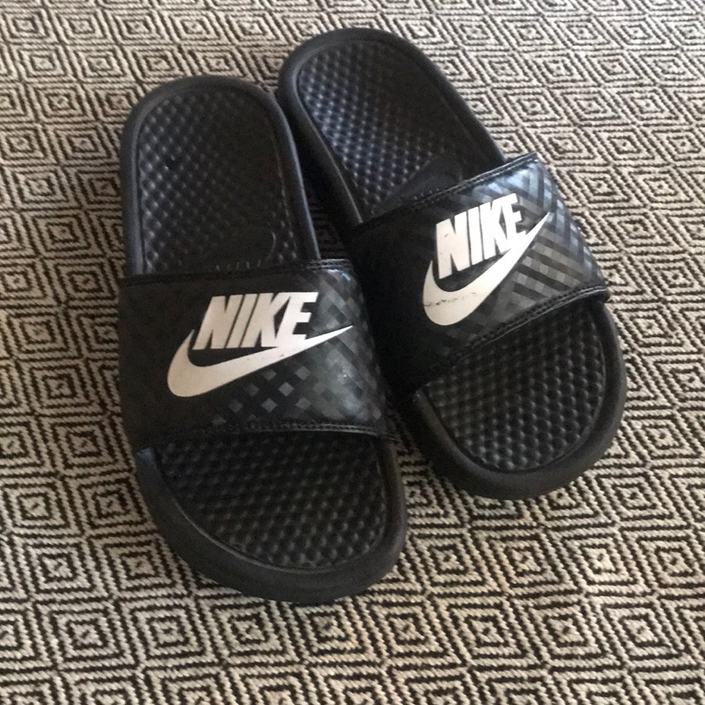 Nike slippers sandals size 8